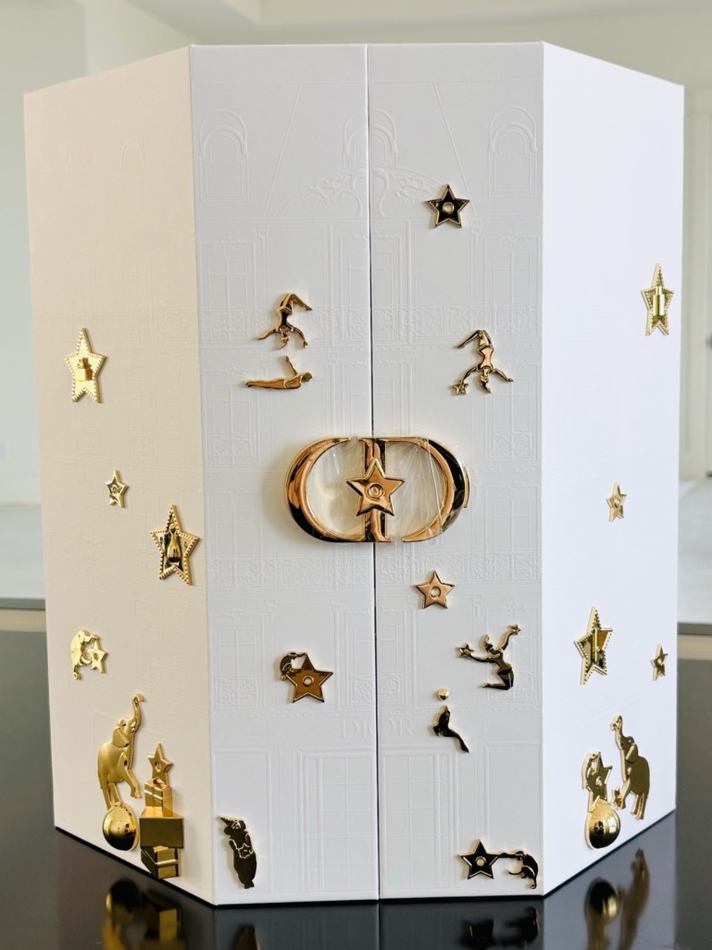 Dior Le 30 Montaigne Advent Calendar - Picture 4 of 13